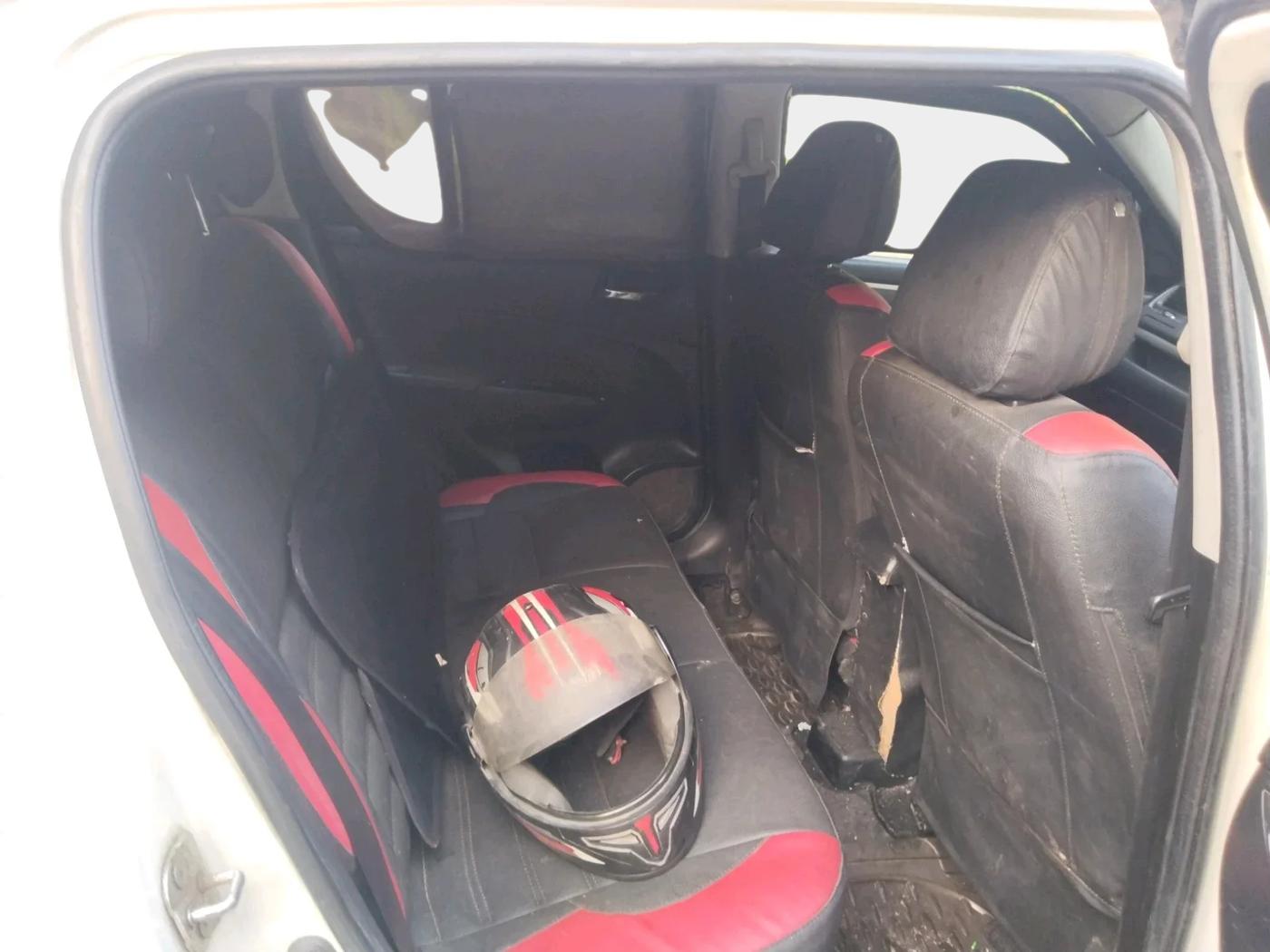 2014 Maruti Swift ZXI, Petrol, Manual, 80,406 km, interior