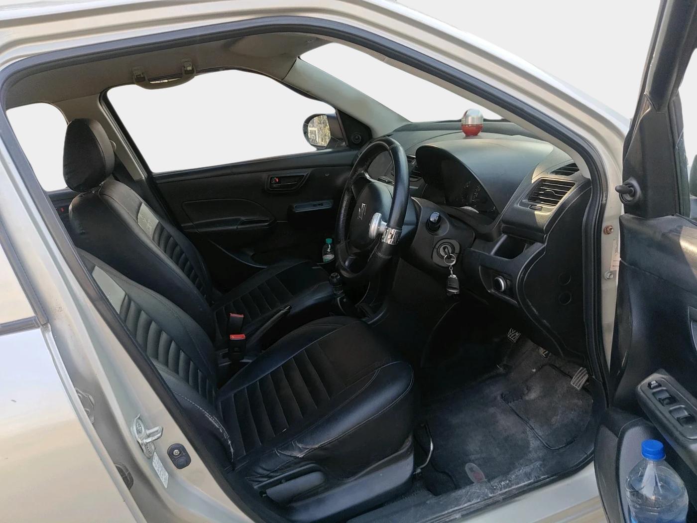 2014 Maruti Swift LXI, CNG, Manual, 1,04,976 km, interior
