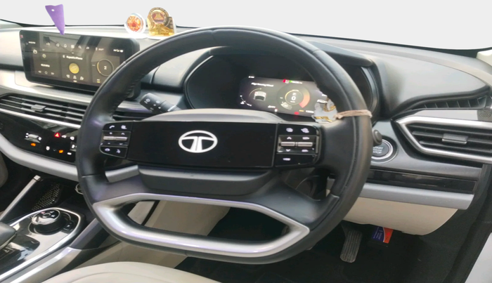 2025 Tata Safari PURE PLUS, Diesel, Manual, 13,998 km, interior