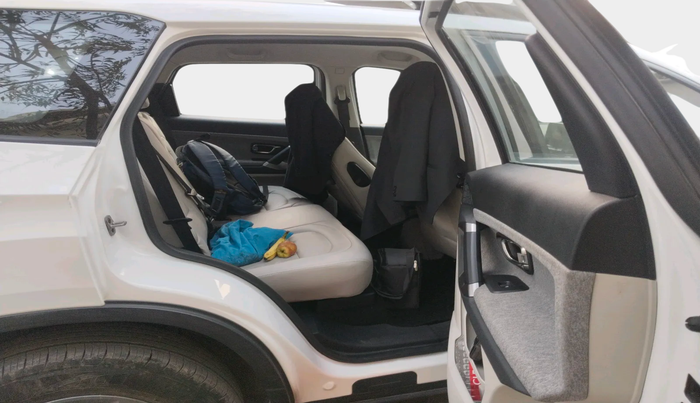 2025 Tata Safari PURE PLUS, Diesel, Manual, 13,998 km, interior