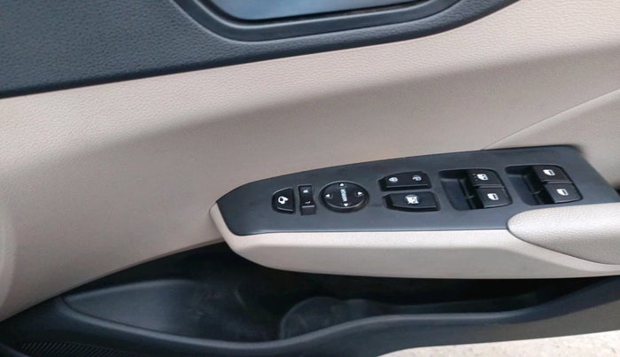 2018 Hyundai Verna 1.6 VTVT SX O, Petrol, Manual, 56,408 km, interior