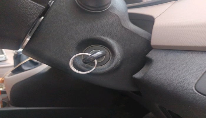 2015 Hyundai Grand i10 SPORTZ 1.2 KAPPA VTVT, Petrol, Manual, 1,28,428 km, interior