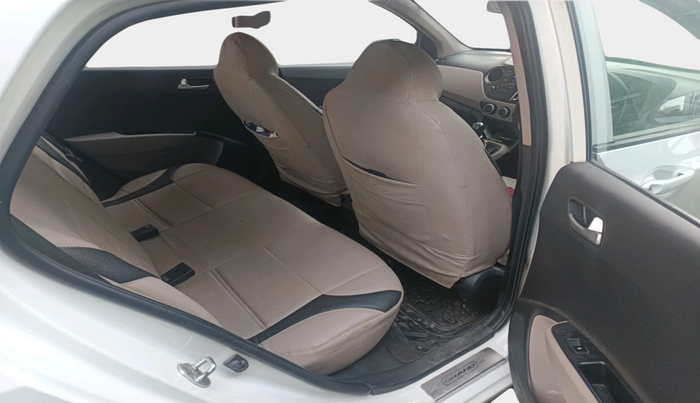 2015 Hyundai Grand i10 SPORTZ 1.2 KAPPA VTVT, Petrol, Manual, 1,28,428 km, interior