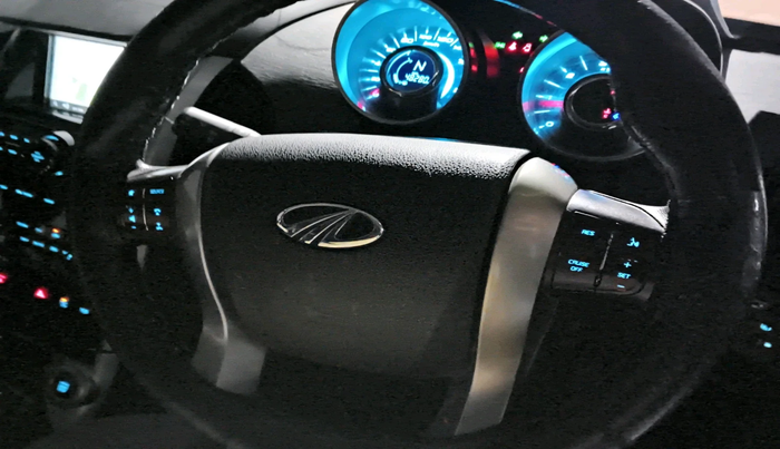 2019 Mahindra XUV500 W7, Diesel, Manual, 48,280 km, interior