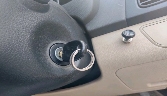 2013 Hyundai Eon MAGNA +, Petrol, Manual, 78,350 km, interior