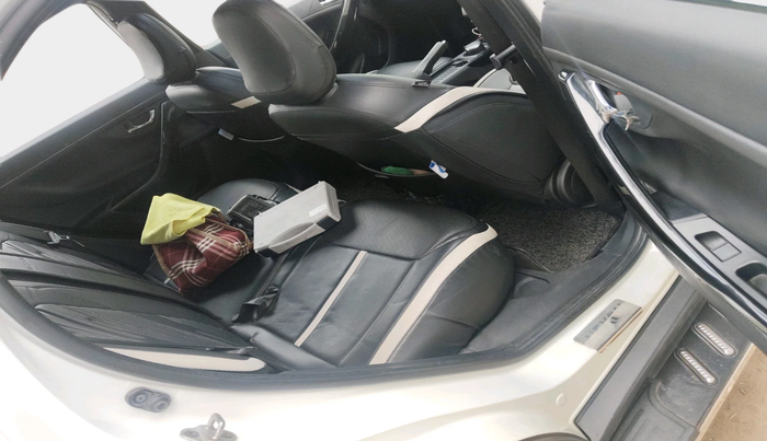 2023 Tata NEXON FEARLESS SUNROOF DUAL TONE 1.2 PETROL, Petrol, Manual, 30,278 km, interior