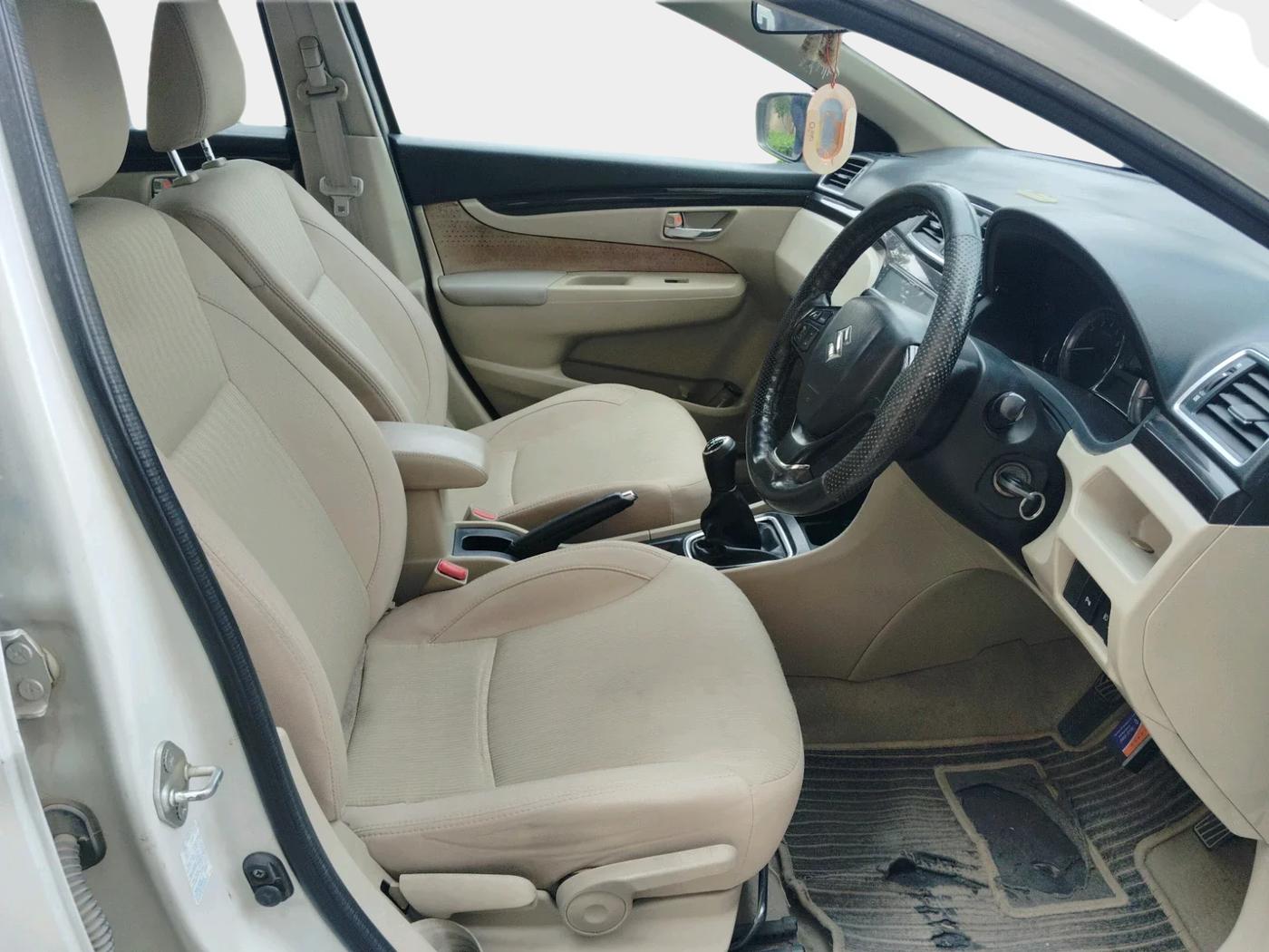 2016 Maruti Ciaz VXI+, Petrol, Manual, 1,24,479 km, interior