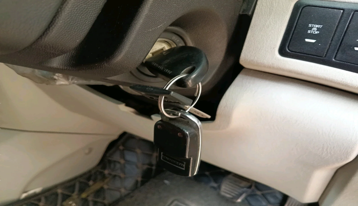 2018 Mahindra Scorpio S5, Diesel, Manual, 96,269 km, interior