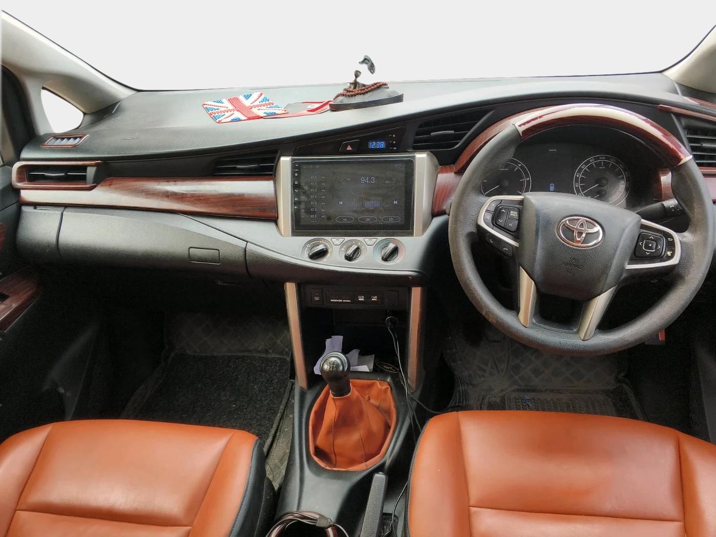 2016 Toyota Innova Crysta 2.4 GX 7 STR, Diesel, Manual, 1,25,000 km, interior