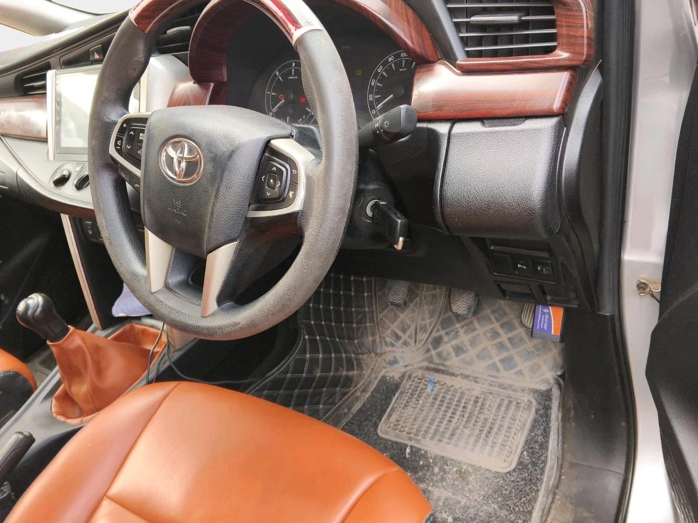 2016 Toyota Innova Crysta 2.4 GX 7 STR, Diesel, Manual, 1,25,000 km, interior