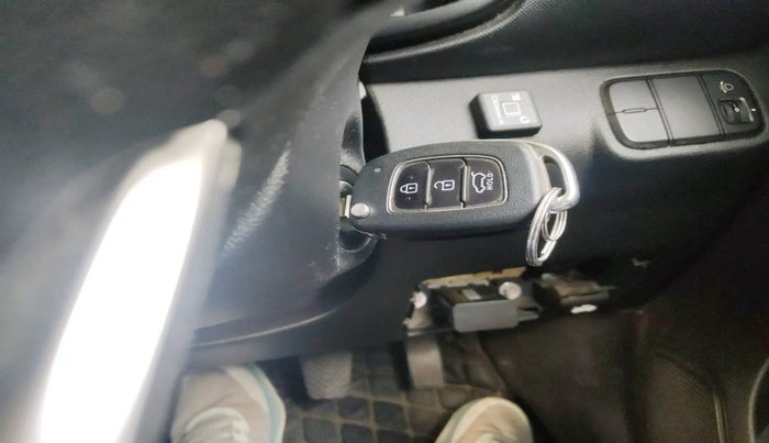 2019 Hyundai VENUE S 1.2, Petrol, Manual, 88,128 km, interior