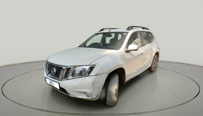 2014 Nissan Terrano XL (P), Petrol, Manual, 1,33,055 km, exterior