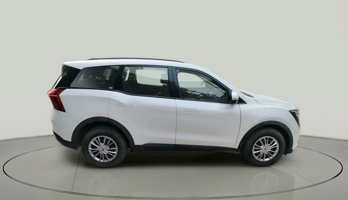 2022 Mahindra XUV700 AX 3 P AT 5 STR, Petrol, Automatic, 15,129 km, exterior