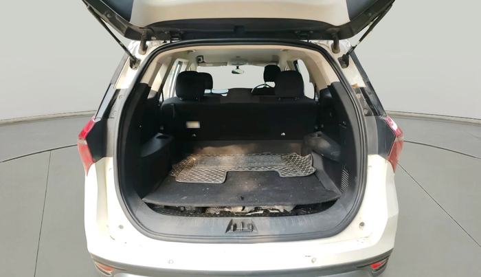 2022 Mahindra XUV700 AX 3 P AT 5 STR, Petrol, Automatic, 15,129 km, exterior