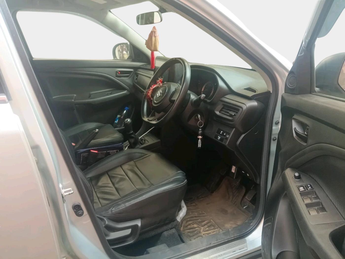 2024 Maruti BREZZA LXI S- CNG, Petrol, Manual, 31,357 km, interior