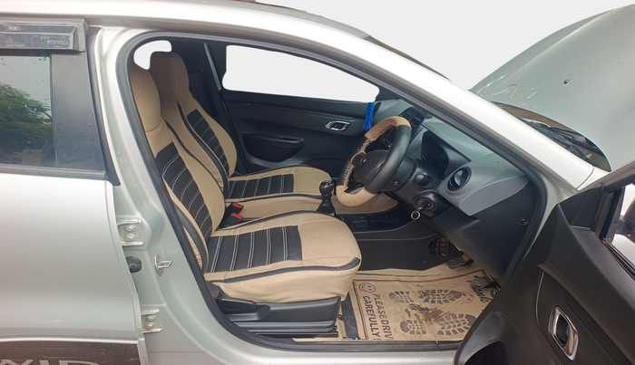 2018 Renault Kwid RXT 1.0 (O), Petrol, Manual, 13,588 km, interior