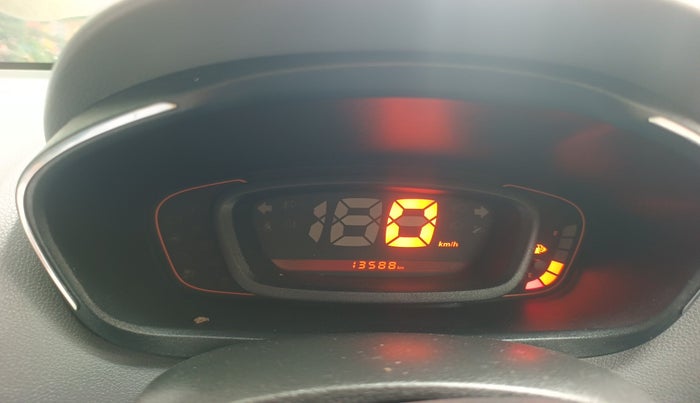 2018 Renault Kwid RXT 1.0 (O), Petrol, Manual, 13,588 km, interior