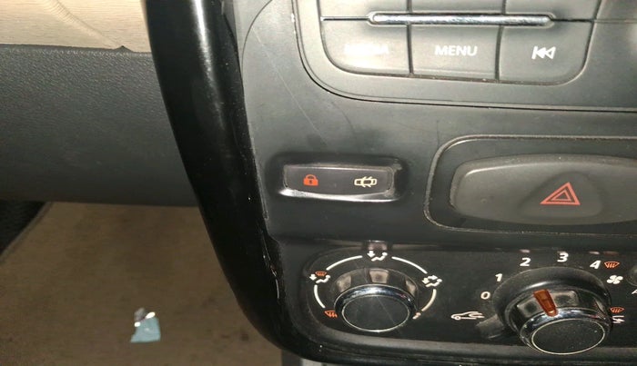 2014 Renault Duster 85 PS RXL DIESEL, Diesel, Manual, 68,811 km, interior