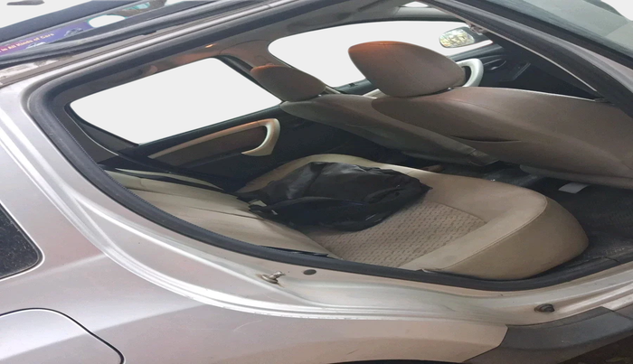 2014 Renault Duster 85 PS RXL DIESEL, Diesel, Manual, 68,811 km, interior