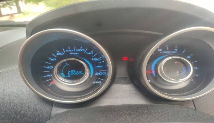 2018 Mahindra XUV500 W11, Diesel, Manual, 69,669 km, interior