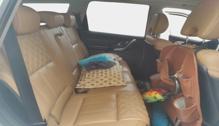 2018 Mahindra XUV500 W11, Diesel, Manual, 69,669 km, interior
