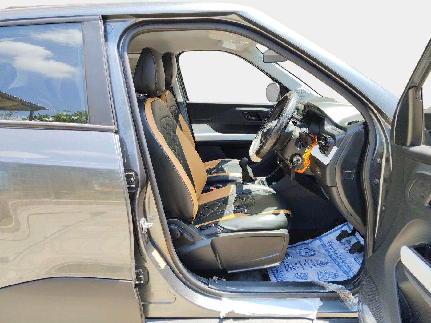 2024 Tata PUNCH PURE MT, Petrol, Manual, 10,655 km, interior