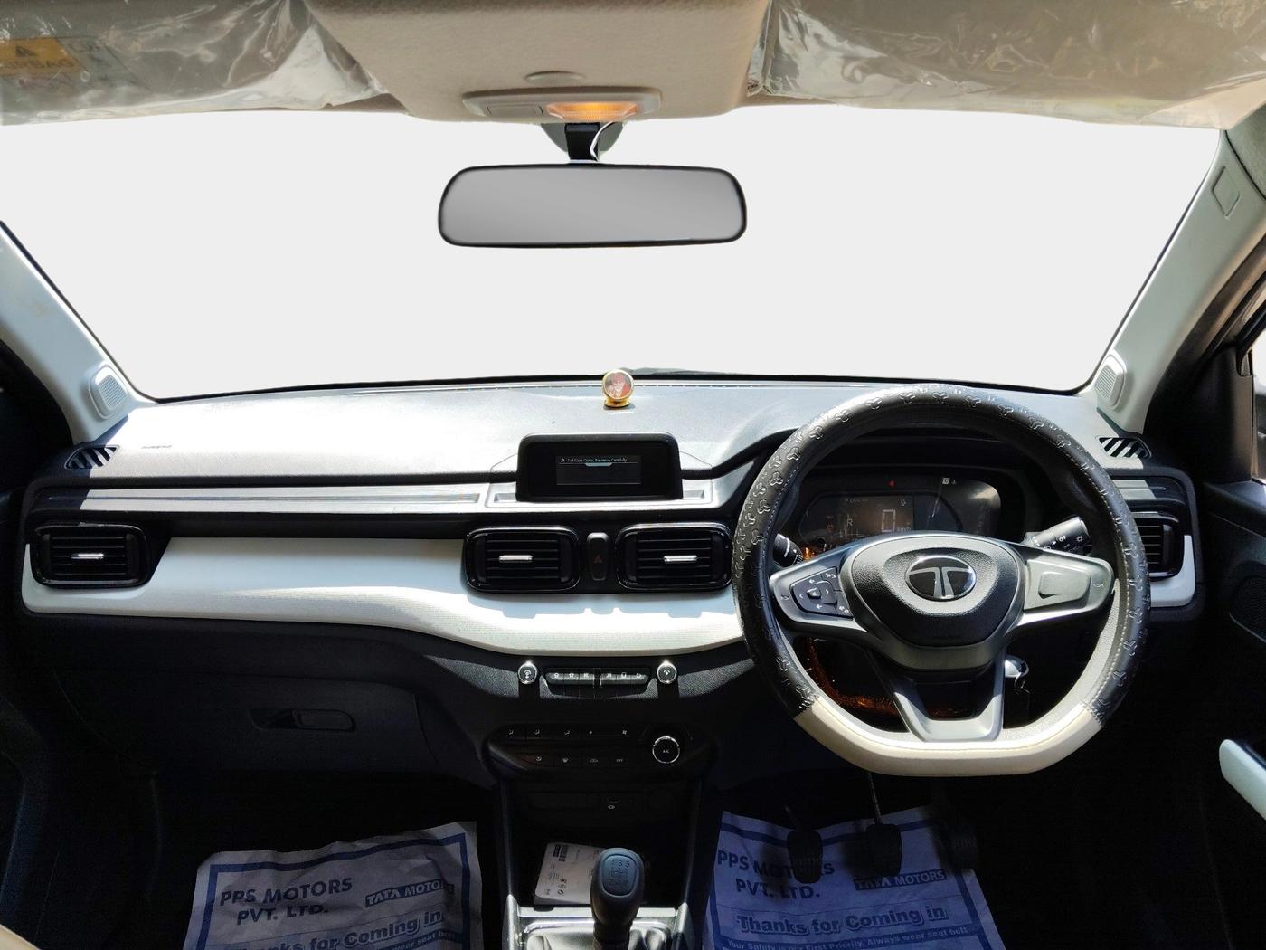2024 Tata PUNCH PURE MT, Petrol, Manual, 10,655 km, interior