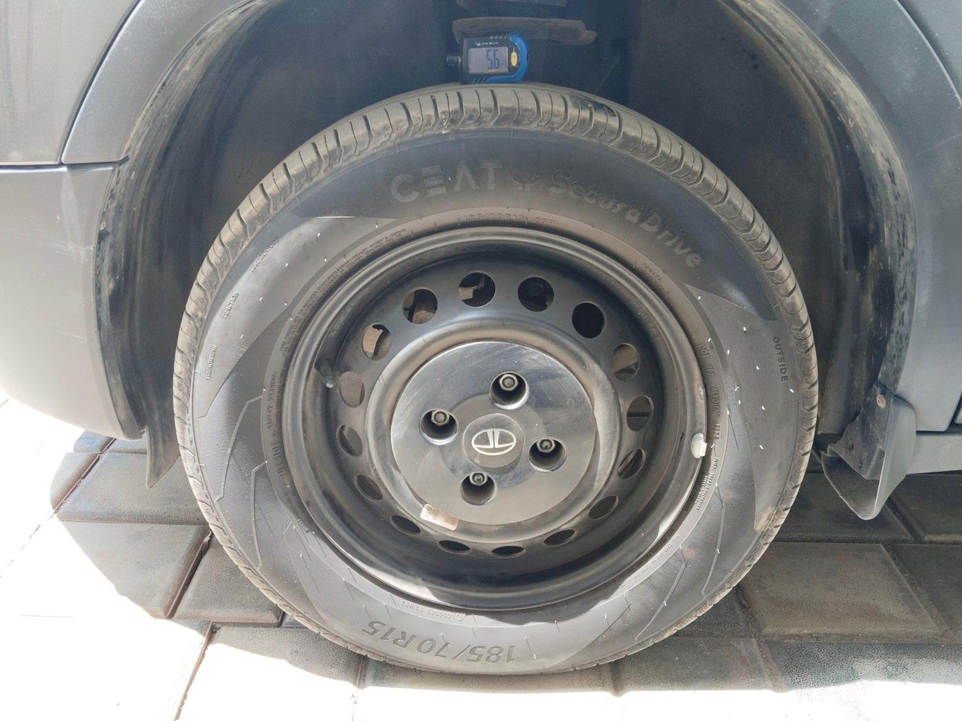 2024 Tata PUNCH PURE MT, Petrol, Manual, 10,655 km, tyre