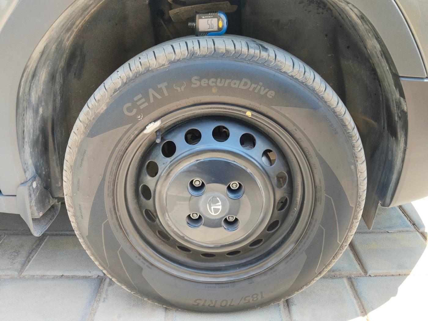 2024 Tata PUNCH PURE MT, Petrol, Manual, 10,655 km, tyre