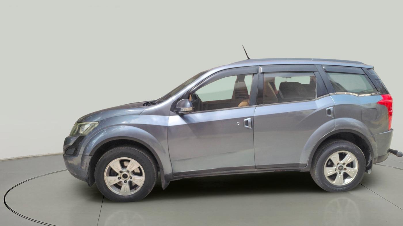 2015 Mahindra XUV500 W6, Diesel, Manual, 1,66,570 km, exterior