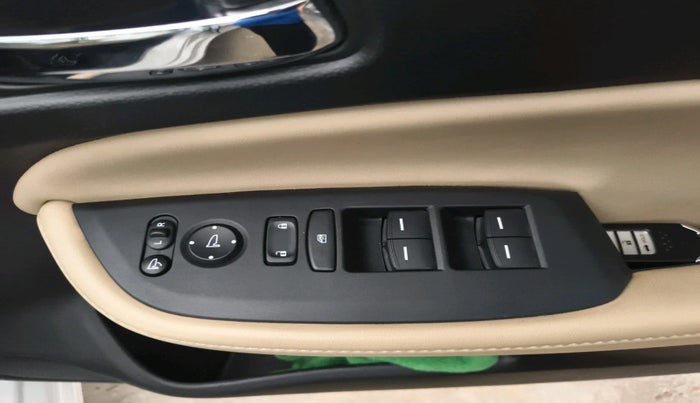 2023 Honda City 1.5L I-VTEC ZX, Petrol, Manual, 16,770 km, interior