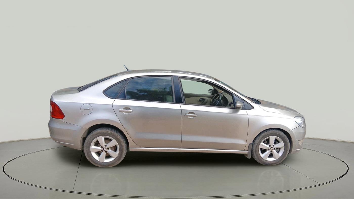 2016 Skoda Rapid 1.5 TDI CR AMBITION PLUS AT, Diesel, Automatic, 1,21,025 km, exterior