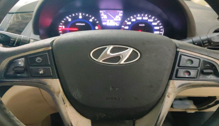 2013 Hyundai Verna FLUIDIC 1.6 CRDI EX, Diesel, Manual, 1,00,868 km, interior