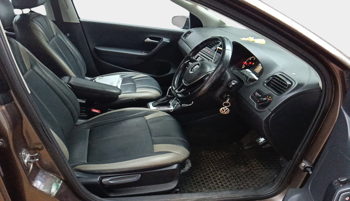 2016 Volkswagen Vento COMFORTLINE 1.5 AT, Diesel, Automatic, 1,24,350 km, interior