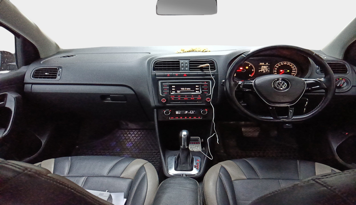 2016 Volkswagen Vento COMFORTLINE 1.5 AT, Diesel, Automatic, 1,24,350 km, interior