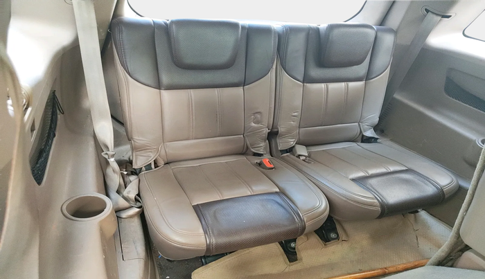 2012 Mahindra XUV500 W8, Diesel, Manual, 2,05,206 km, interior