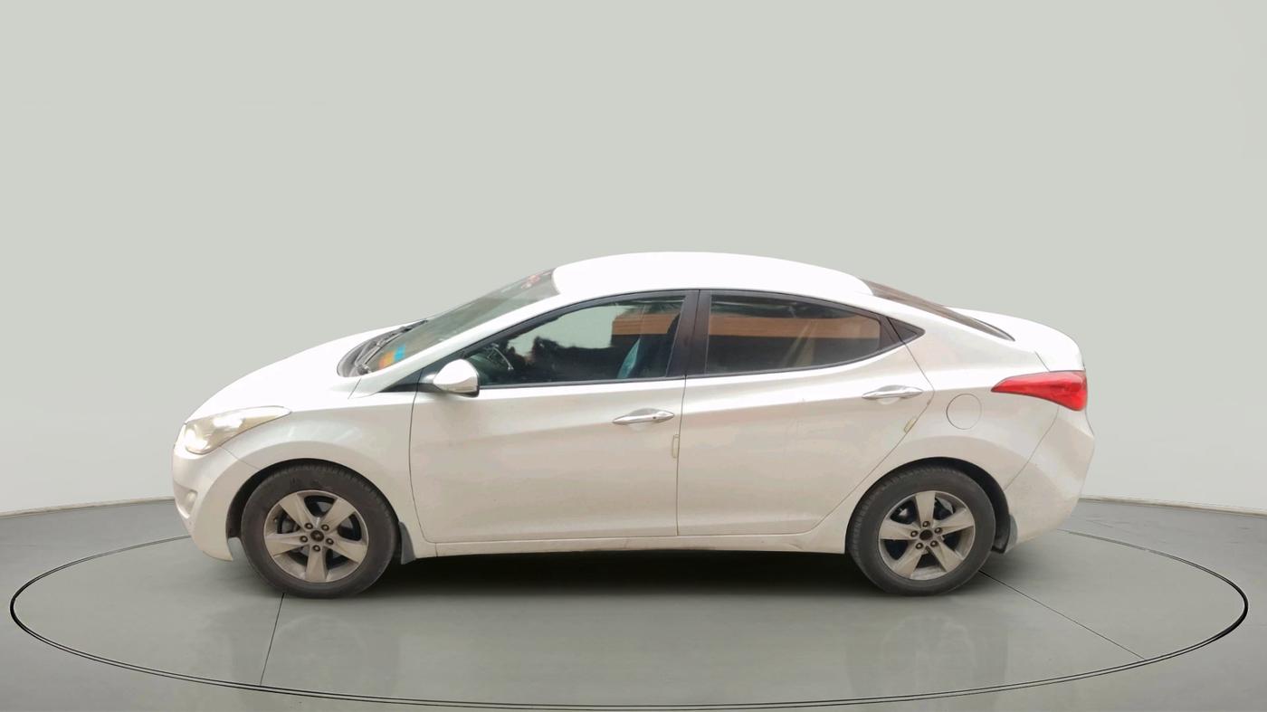 2013 Hyundai New Elantra 1.8 SX MT VTVT, Petrol, Manual, 1,88,348 km, exterior