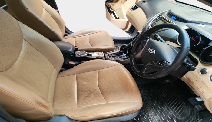 2013 Hyundai New Elantra 1.6 SX AT DIESEL, Diesel, Automatic, 1,63,392 km, interior