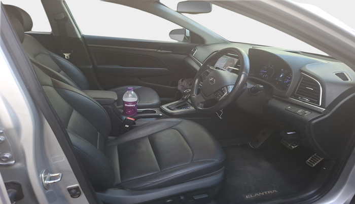 2016 Hyundai New Elantra 2.0 SX(O) AT PETROL, Petrol, Automatic, 51,989 km, interior