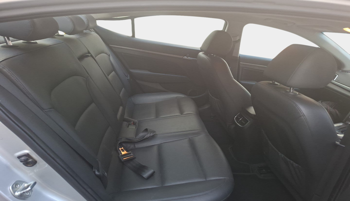 2016 Hyundai New Elantra 2.0 SX(O) AT PETROL, Petrol, Automatic, 51,989 km, interior