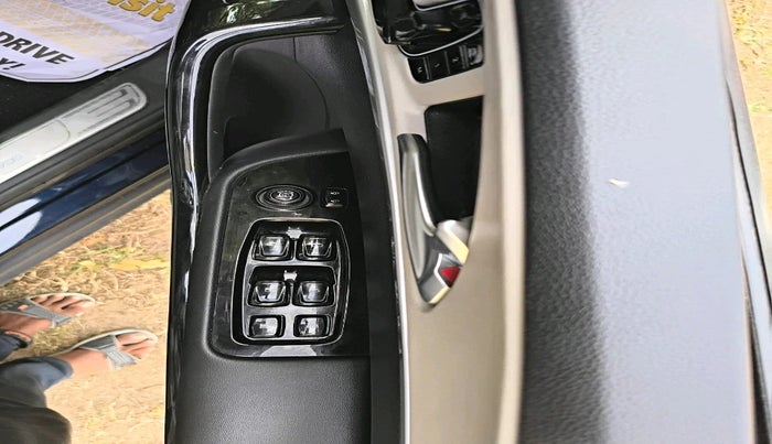 2025 Mahindra XUV700 AX 7 D MT 7 STR, Diesel, Manual, 13,163 km, interior