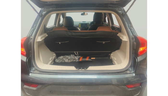 2023 Mahindra XUV300 W6 1.5 Diesel, Diesel, Manual, 20,036 km, exterior
