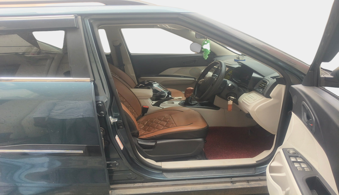 2023 Mahindra XUV300 W6 1.5 Diesel, Diesel, Manual, 20,036 km, interior