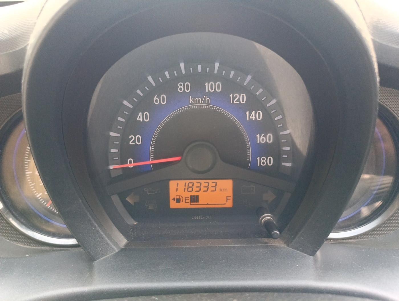 2014 Honda Mobilio 1.5L I-VTEC S, Petrol, Manual, 1,18,333 km, interior