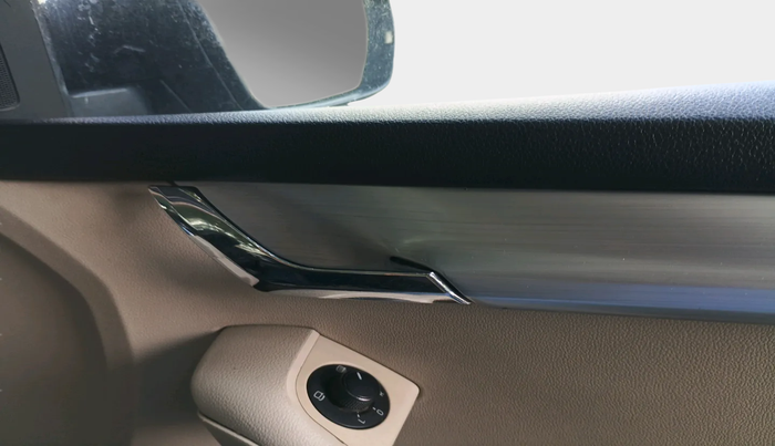 2017 Skoda Octavia 2.0 TDI CR STYLE AT, Diesel, Automatic, 1,68,924 km, interior