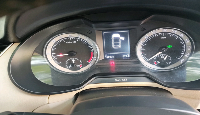 2017 Skoda Octavia 2.0 TDI CR STYLE AT, Diesel, Automatic, 1,68,924 km, interior