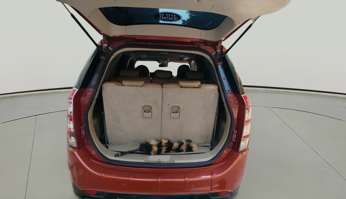 2015 Mahindra XUV500 W10, Diesel, Manual, 1,25,770 km, exterior