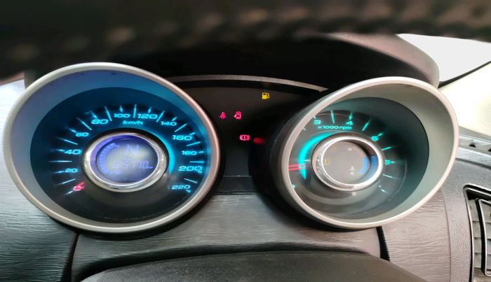 2015 Mahindra XUV500 W10, Diesel, Manual, 1,25,770 km, interior