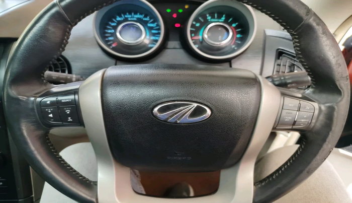 2015 Mahindra XUV500 W10, Diesel, Manual, 1,25,770 km, interior