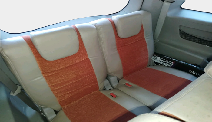 2015 Mahindra XUV500 W10, Diesel, Manual, 1,25,770 km, interior